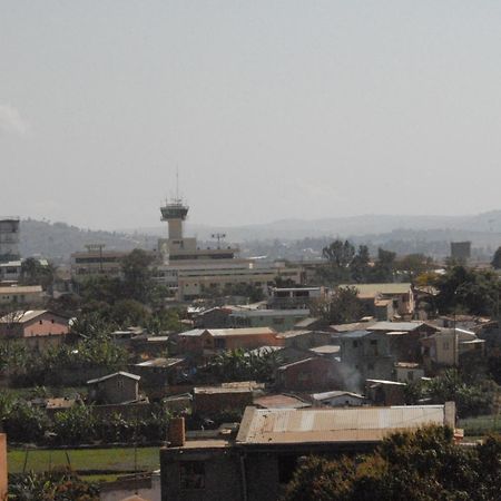 Hotel Ivato , Airport อันตานานารีโว ภายนอก รูปภาพ